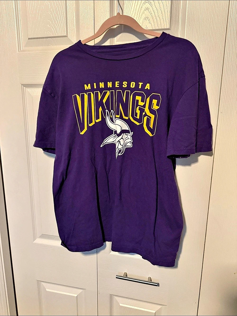 NFL Team Apparel Minnesota Vikings Graphic T-Shirt Purple & Gold Size Large